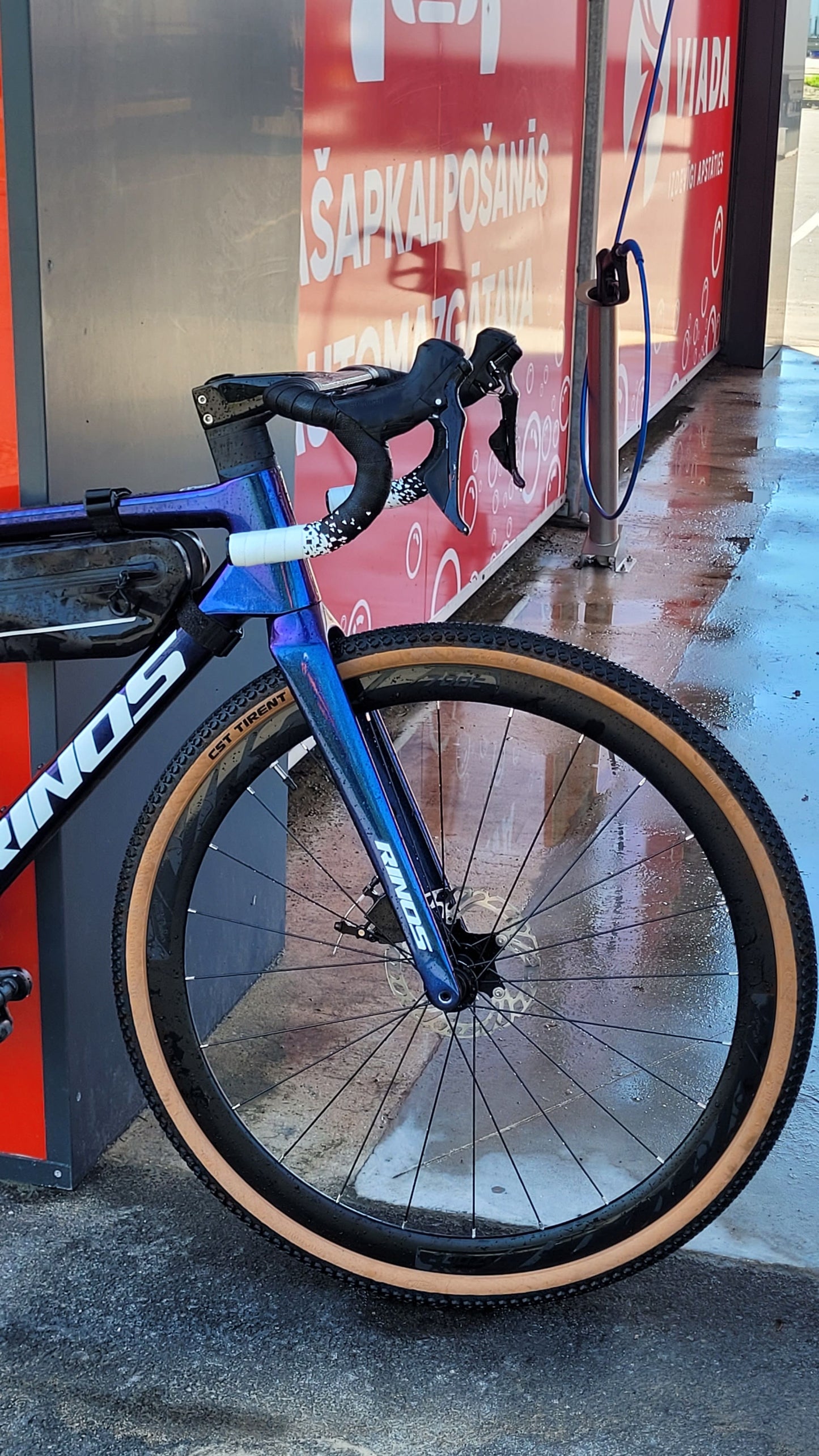 RINOS Carbon Gravel Fiets Sandman3.0 Shimano R7000