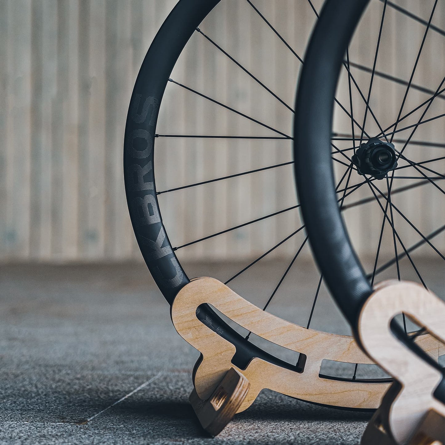 700C carbon wielset met 38 mm schijfrem en steekas voor racefietsen van ROCKBROS