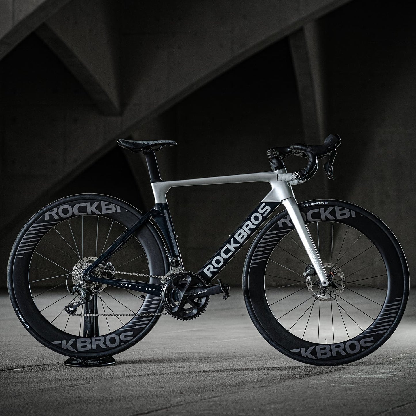 700C carbon wielset met 65 mm schijfrem en steekas voor racefietsen van ROCKBROS