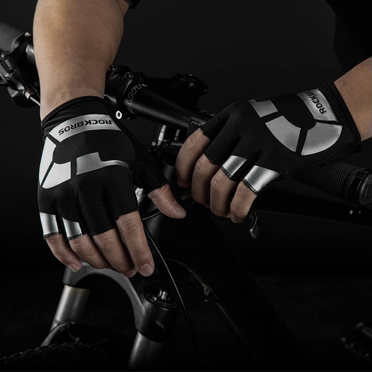 Rockbros sportieve motorhandschoenen voor de lente en de herfst, antislip en reflecterend, van Rockbros.